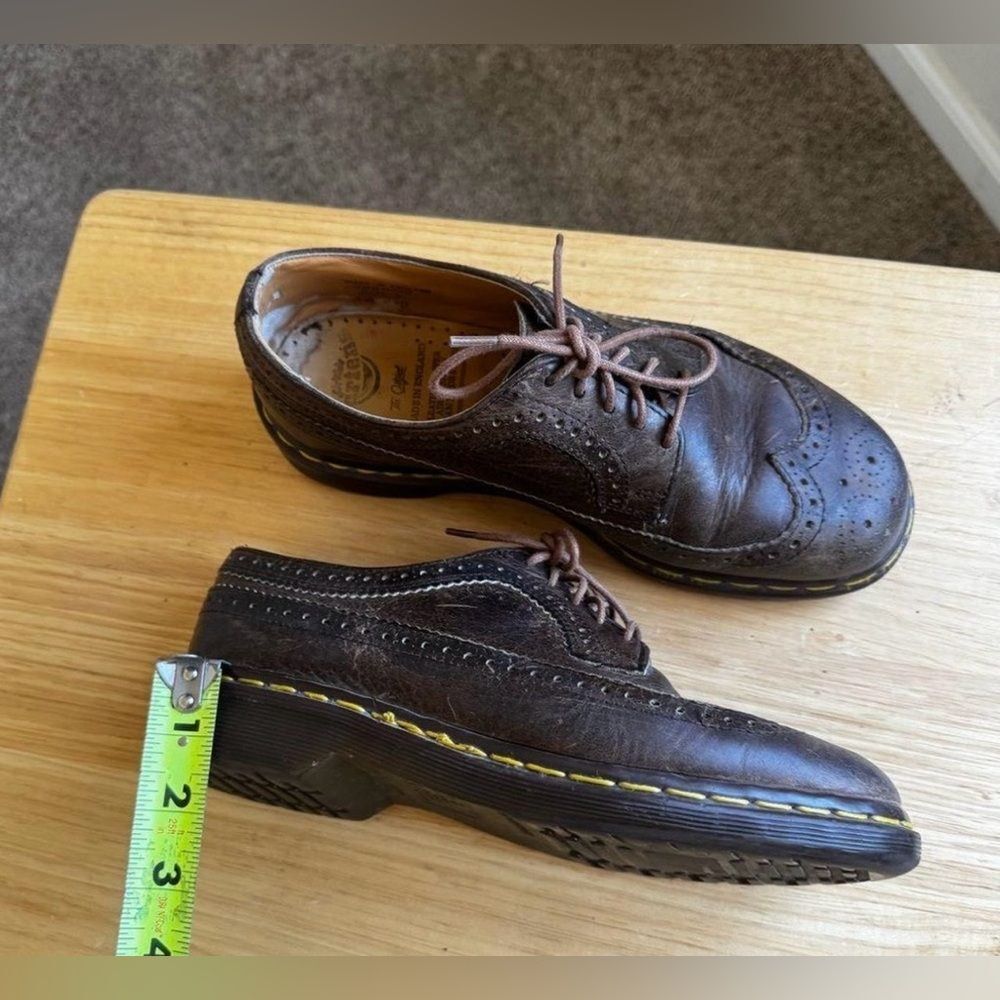 DR Martens Brown UK size 7 US9 England Leather Brogue Wingtip Oxford Shoes